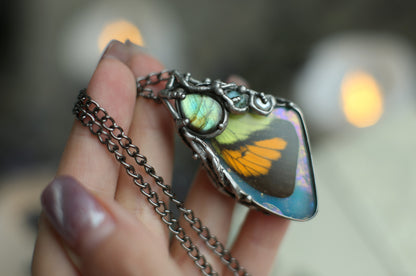 Necklace with real BUTTERFLY WING and gemstones