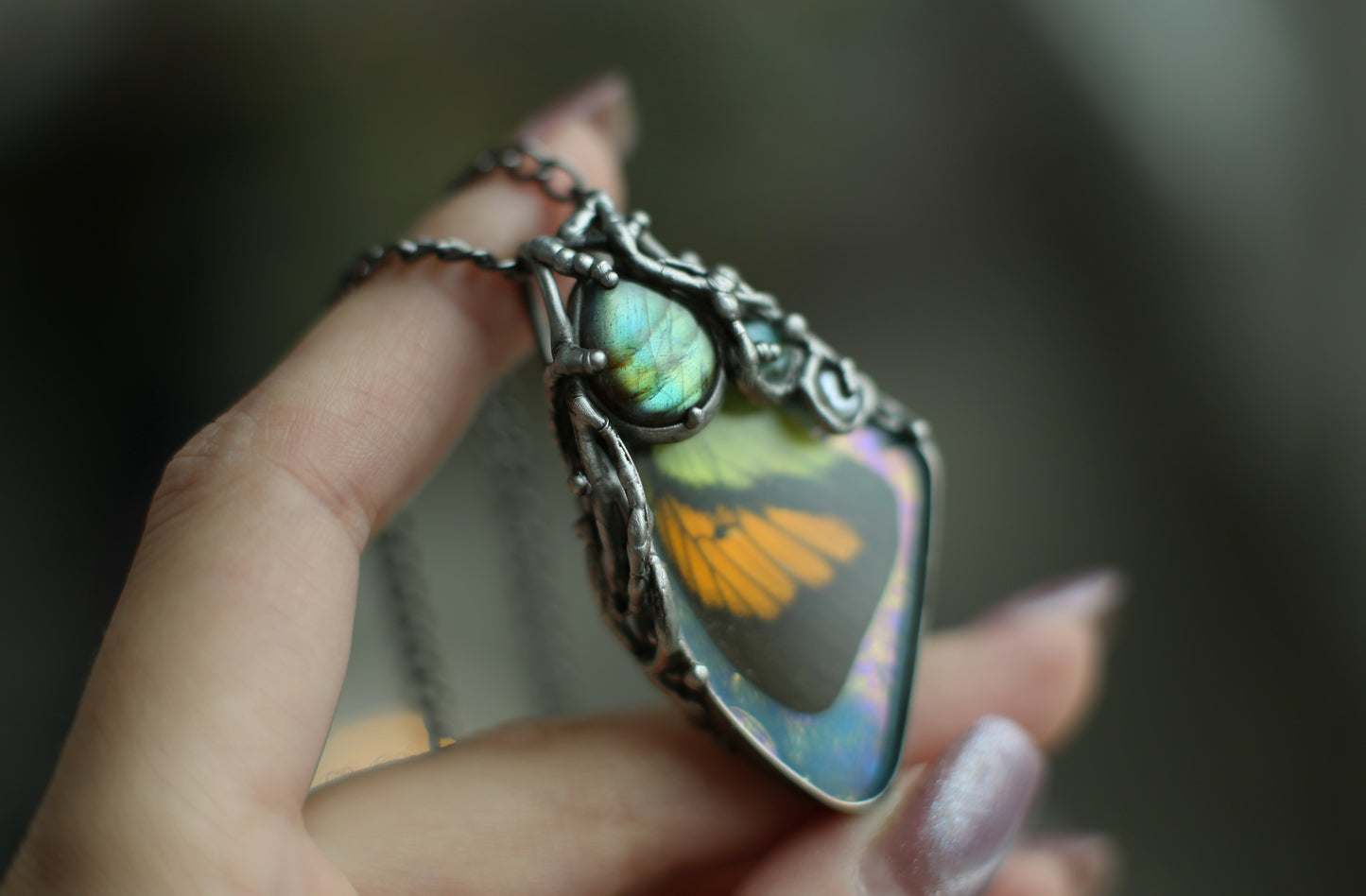 Necklace with real BUTTERFLY WING and gemstones