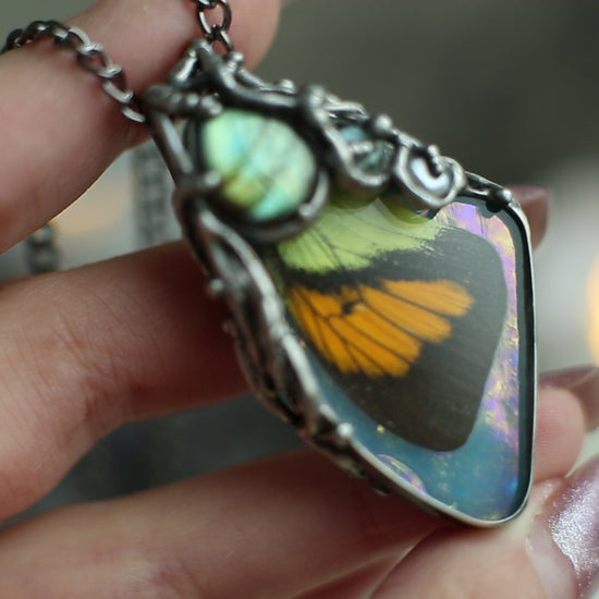 Necklace with real BUTTERFLY WING and gemstones