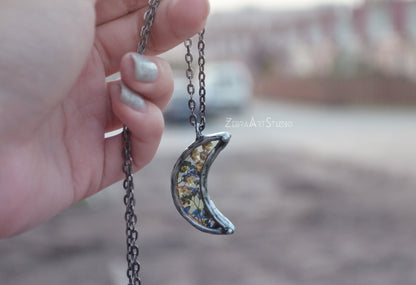 Choker Half moon pendant with forget me nots